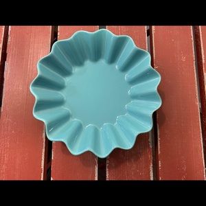 10 Strawberry Street Scalloped Edge Bowl